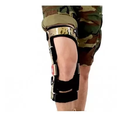 militarna-bioniczna-orteza-kolana-z-mechanizmem-sprezyn_004.webp